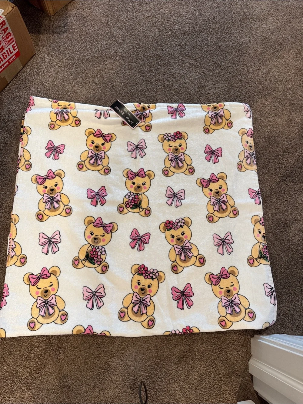 Betsey Johnson teddy bear bows bath towel 28” x 52” NWT